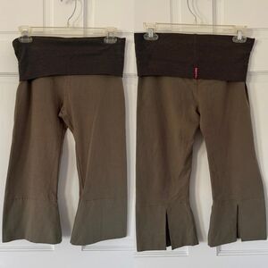 y2k athleisure Hard Tail Contour Rolldown V-Split olive/khaki Capris size medium
